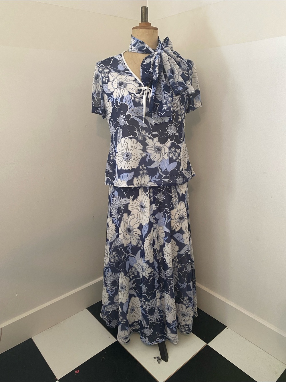Jacques Vert 4 Piece Floral Skirt Set Size 10 Blue White Scarf Matching Outfit